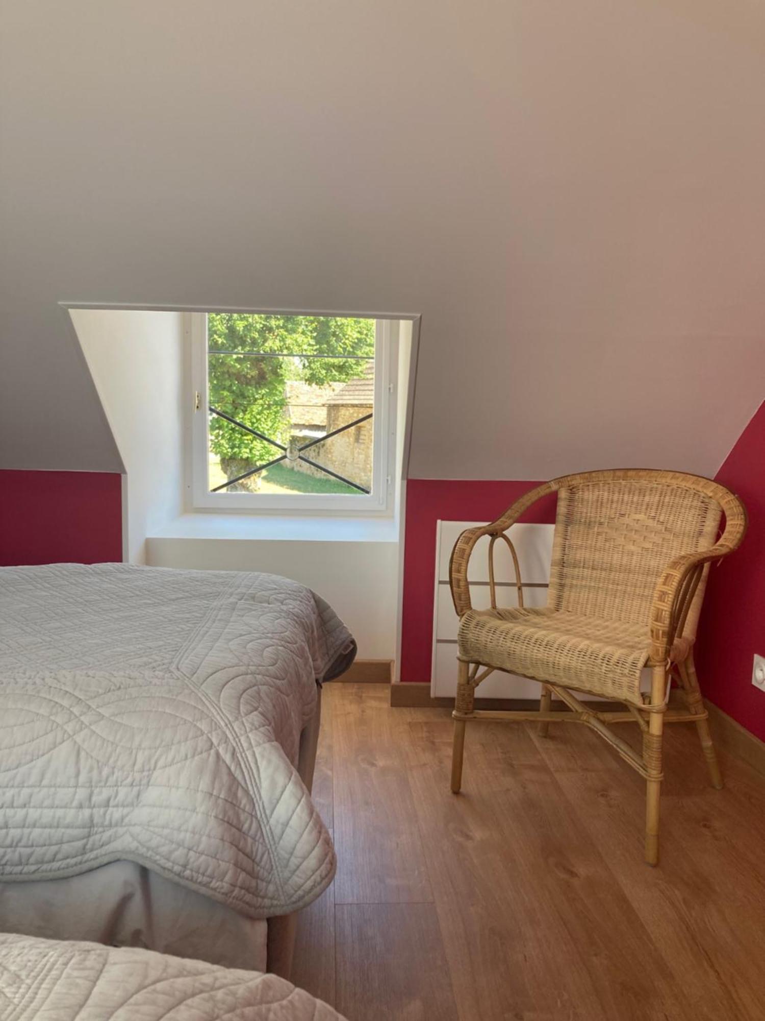 Chez Anne - Chambre Avec Salle De Bain Privative Menetou-Couture Εξωτερικό φωτογραφία